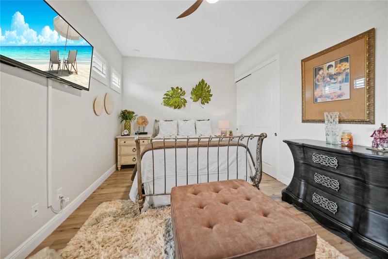 Front bedroom #1