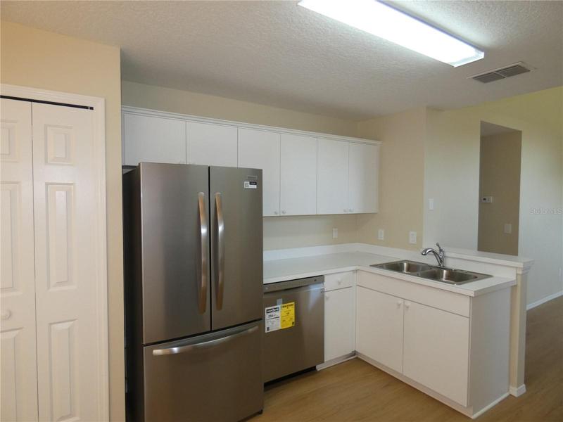 Stainelss fridge with icemaker