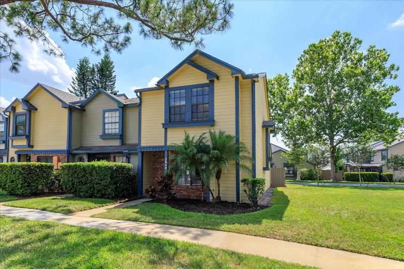 2942 Lowell Court - end unit
