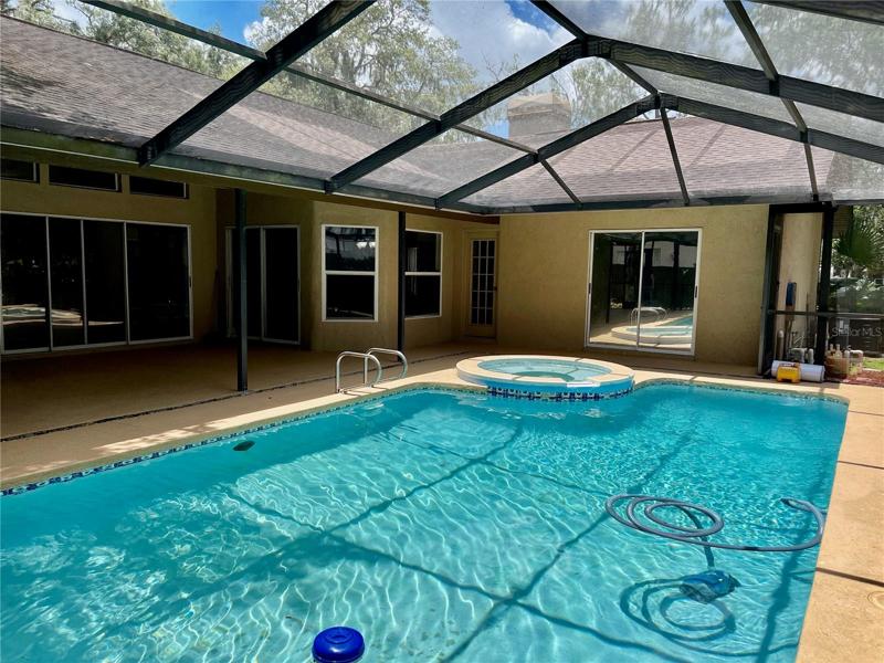 Pool/Lanai