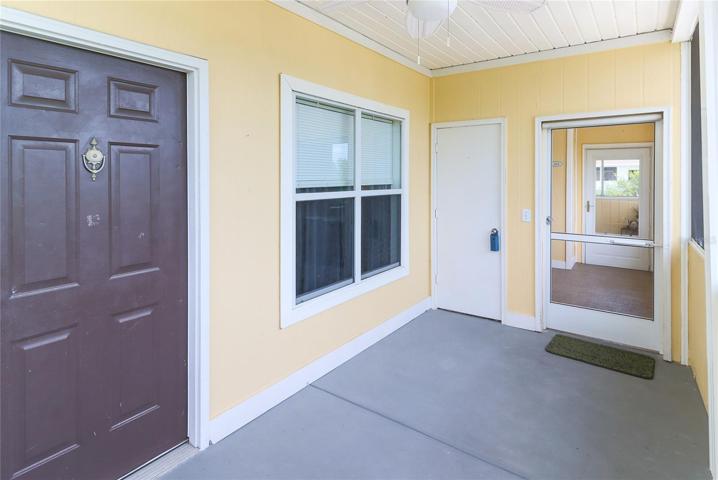 Private screened balcony