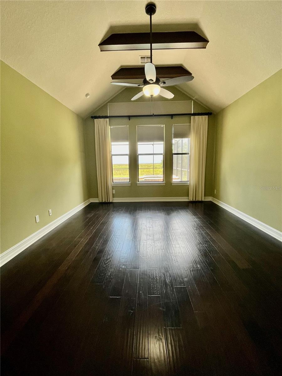 Master Suite 15'x16'