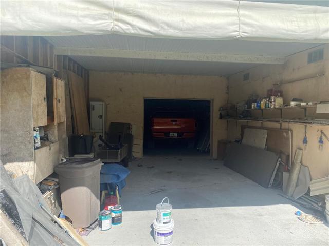 Garage, Overhill