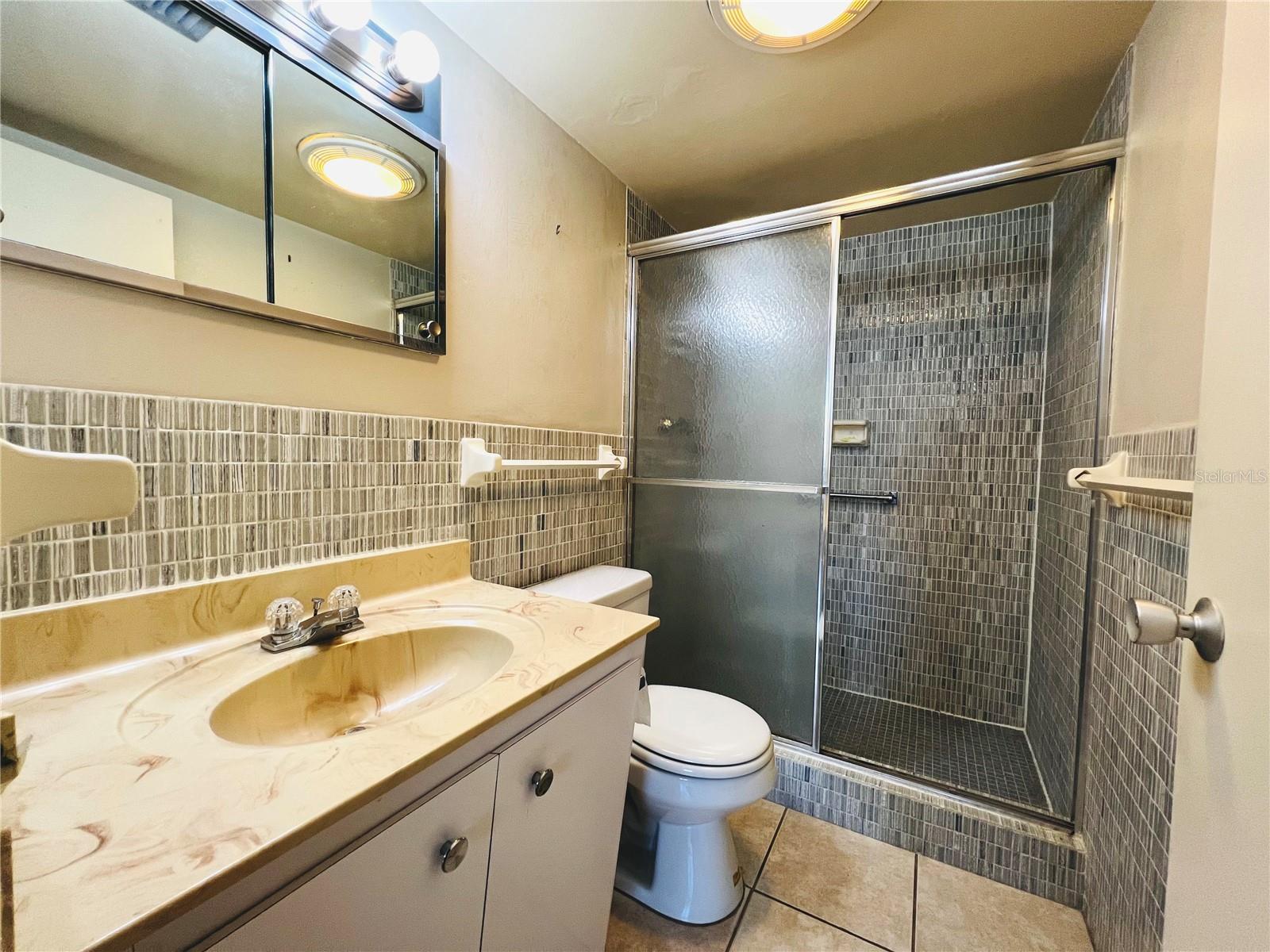 Primary bath