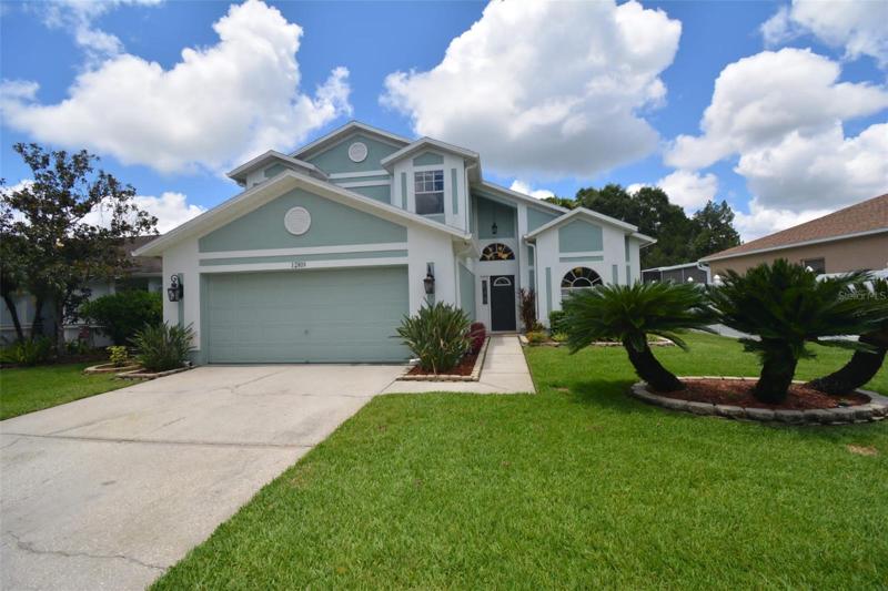 Well landscaped home!