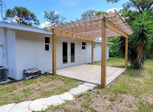 Backyard, pergola