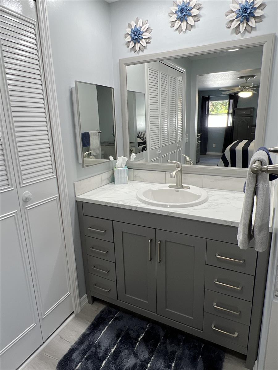 Separate sink area