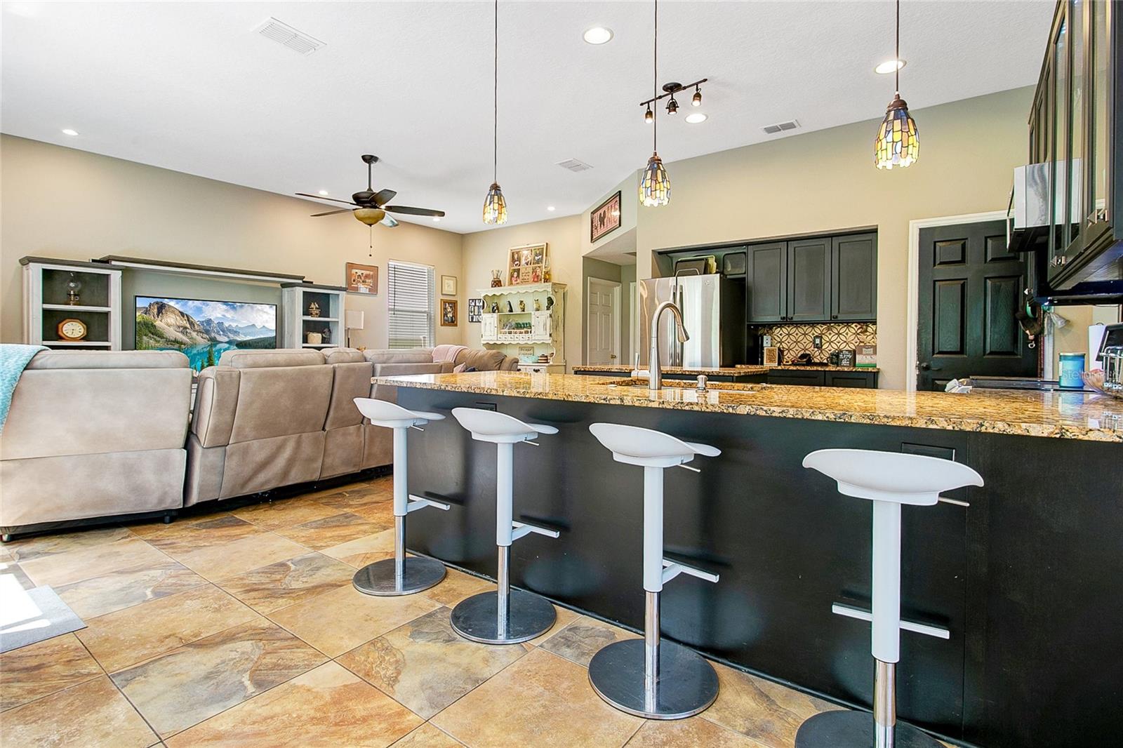 Kitchen/ Living Room