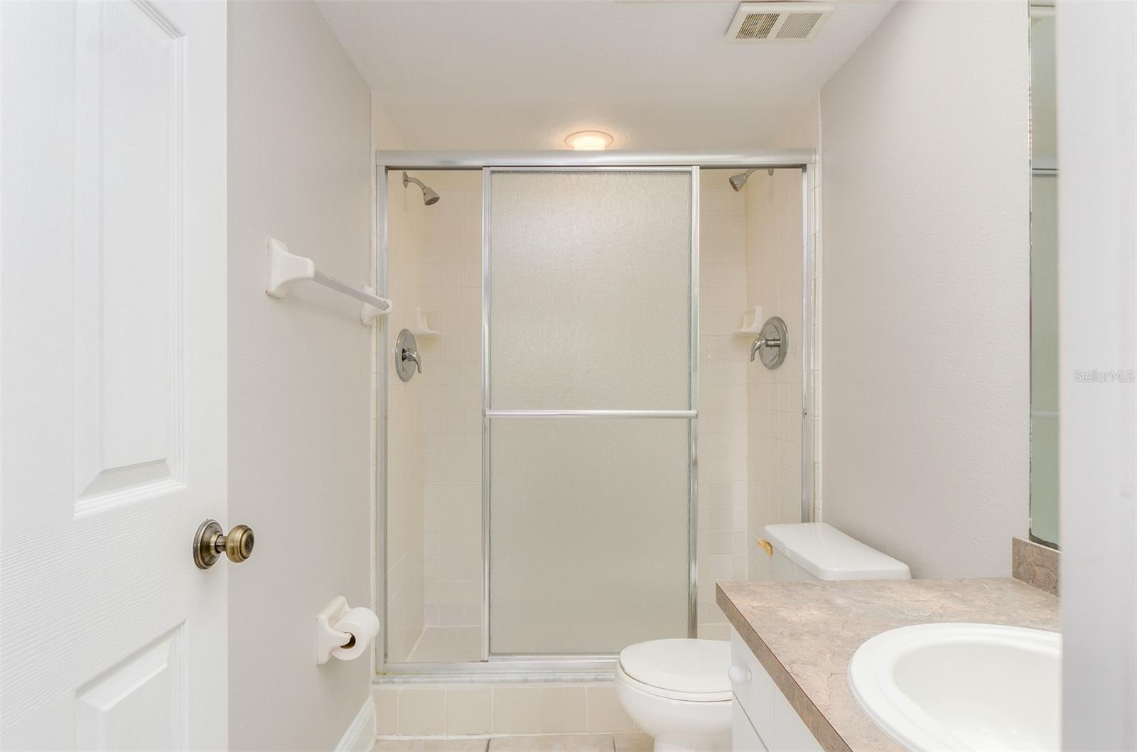 Ensuite bath 1