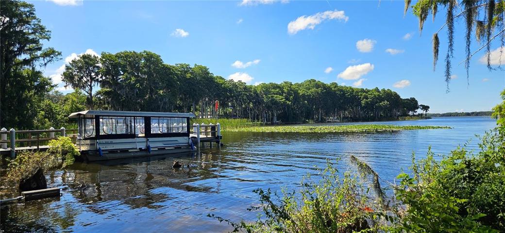 Community Pontoon boat