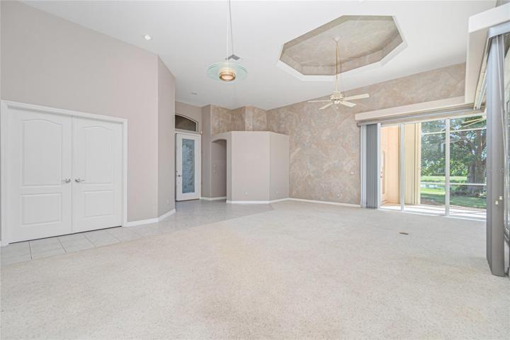 great room / dining room room without furnishings