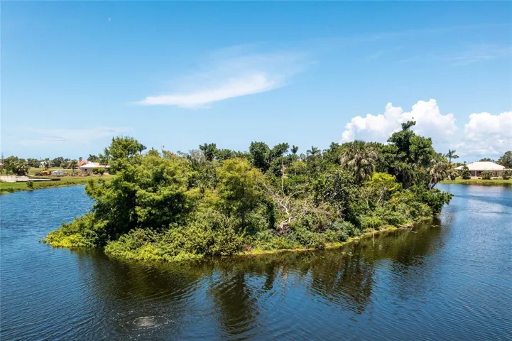 Ibis Lake Island