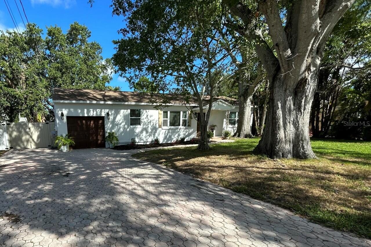 FRONT OF PROPERTY-PAVERED DRIVE