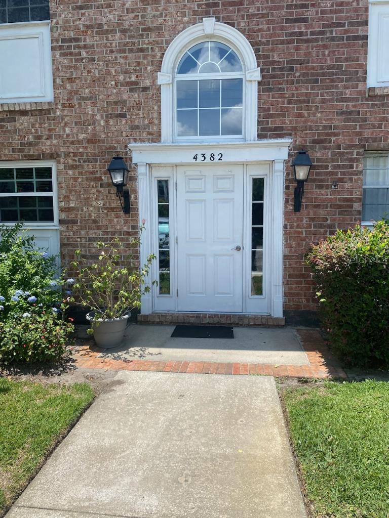MAIN ENTRANCE TO INSIDE PRIVATE APARTMENTS