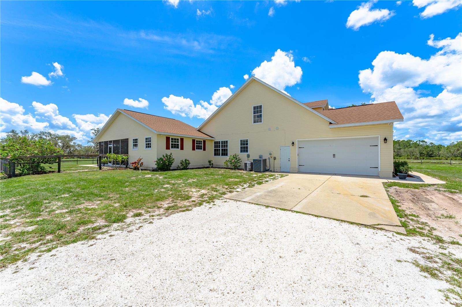 Exterior Side Garage