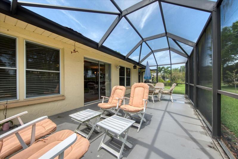 Wow - screened porch that overlooks a private yard