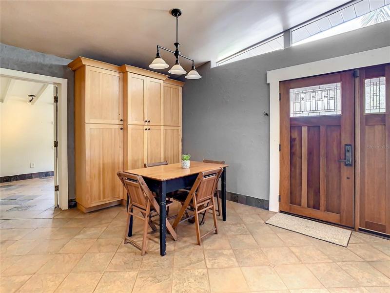Well thought out pantry space!