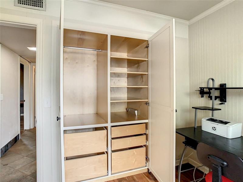 closet in third bedroom