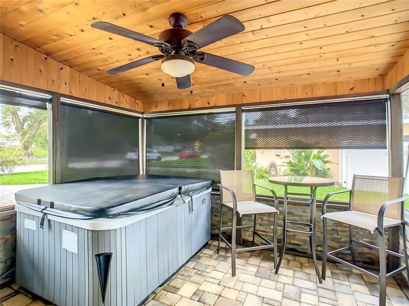 Relaxing and private spa conveys with privacy blinds
