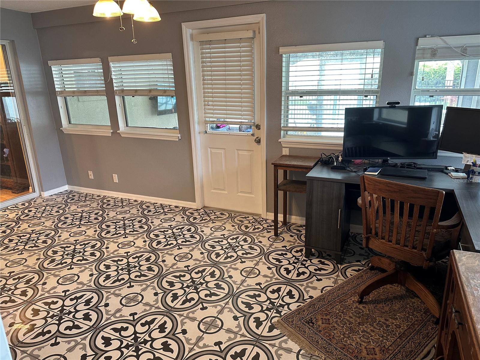 Office/Bonus Room