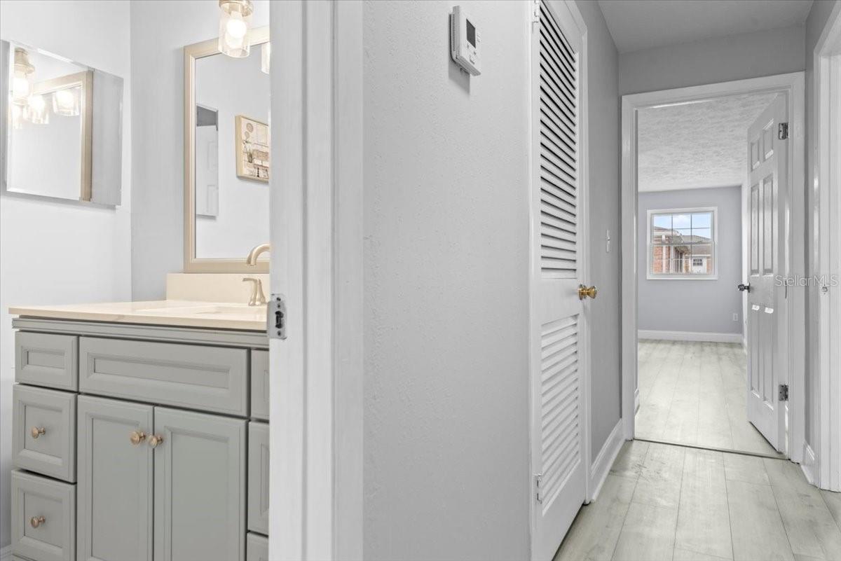 2nd Bahroom