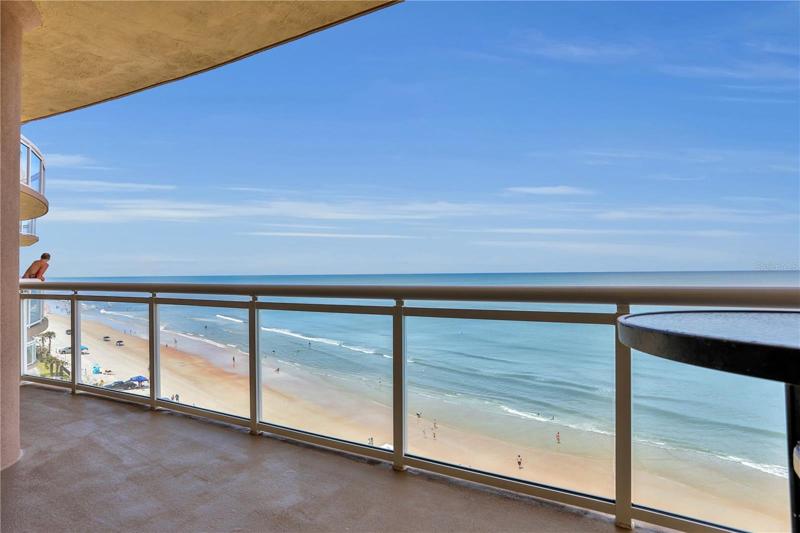 Spectacular sweeping ocean views