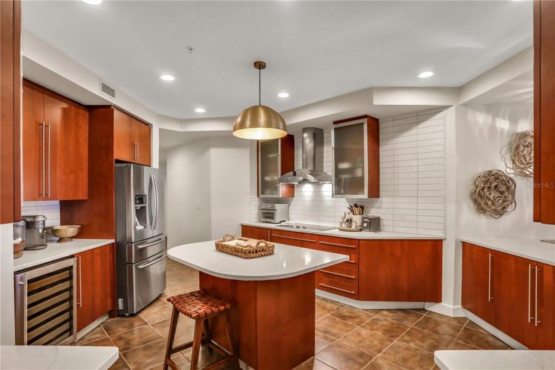 Wine refrigerator