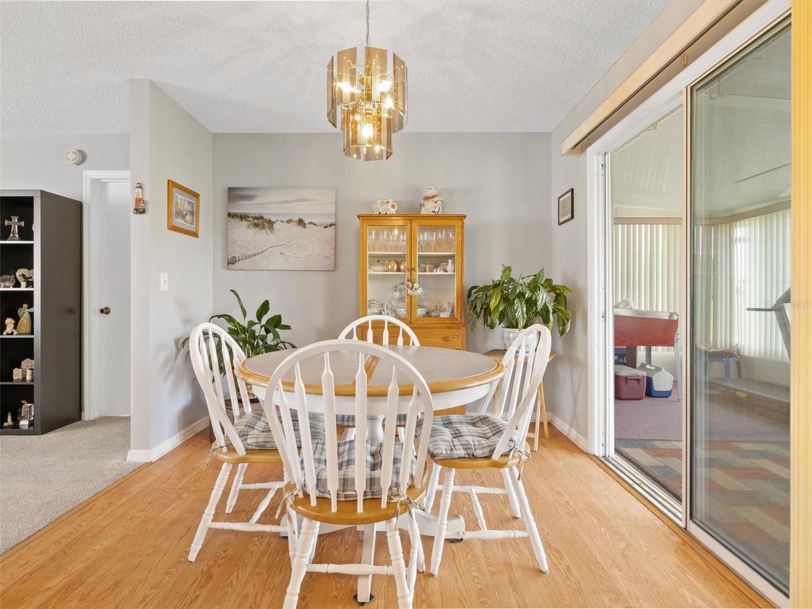 Dining room leads to the Lanai