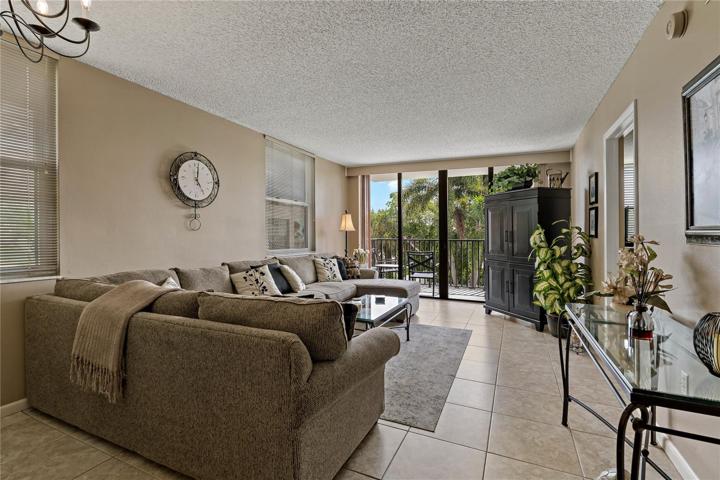 1st floor condo. 2 bedroom. 2 bath. Furnished turnkey. Weekly rentals permitted.