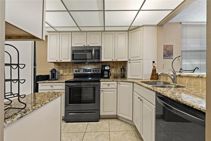 Open floor plan. 9x16 renovated kitchen w breakfast bar & dining area. 12x22 FR invites balcony.