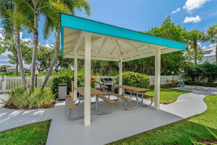 heated pool w spa. Grilling area w covered picnic area