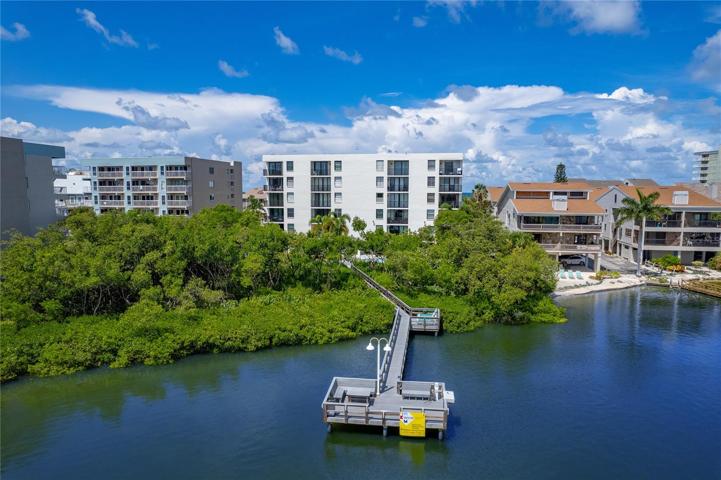 End unit w gorgeous water & pool views