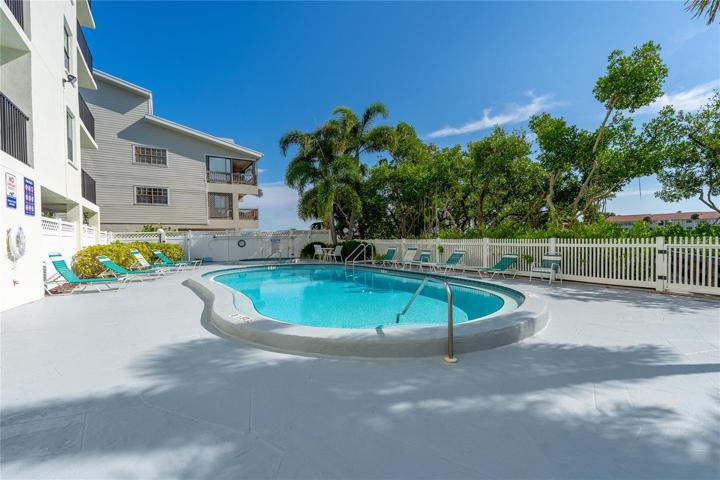 Weekly rentals permitted