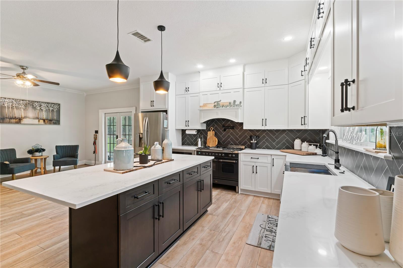 Full Remodeled Kitchen with Quartz Counters