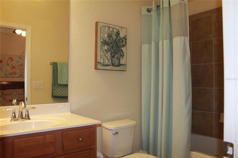 2nd bath ensuite