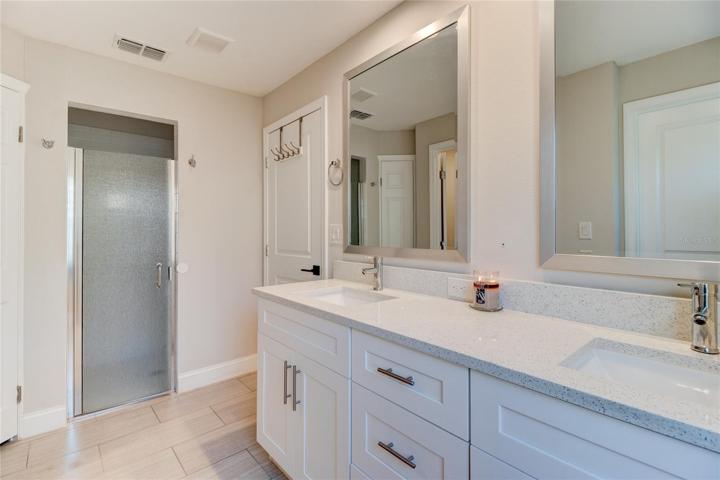 Primary bath double quartz counter tops
