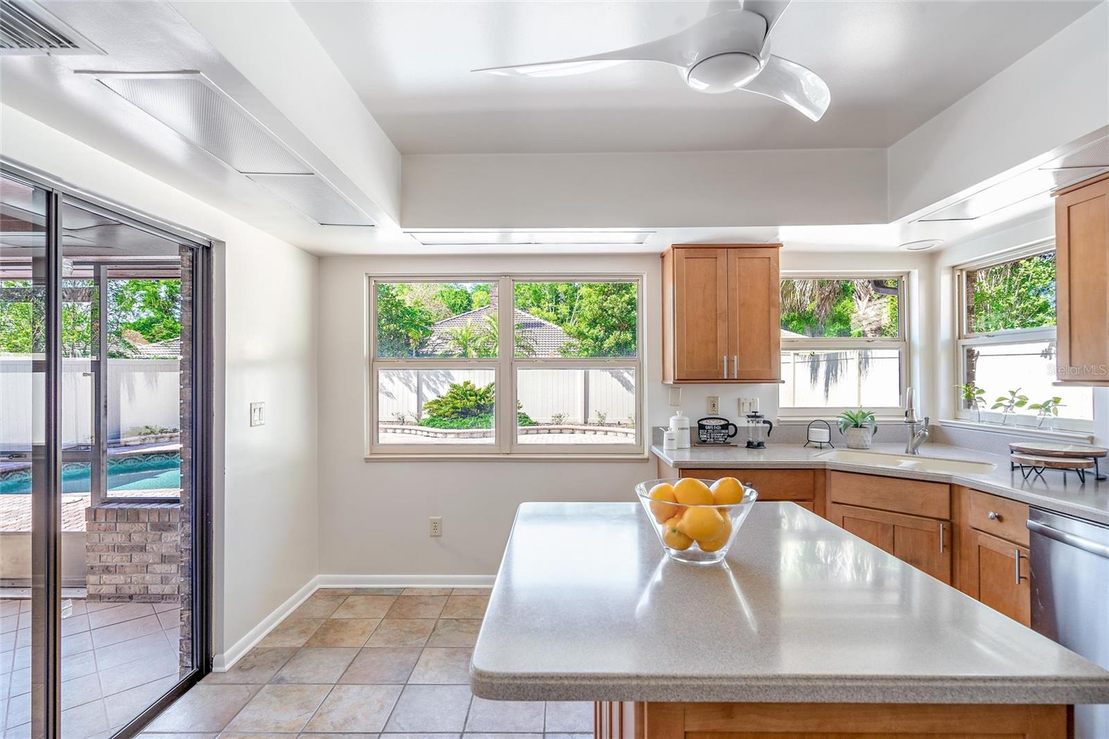 Kitchen Island with dinette area