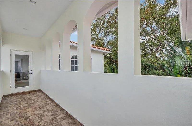 Upstairs 3 (Outdoor Walkway)