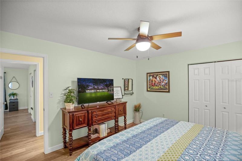 2nd bedroom