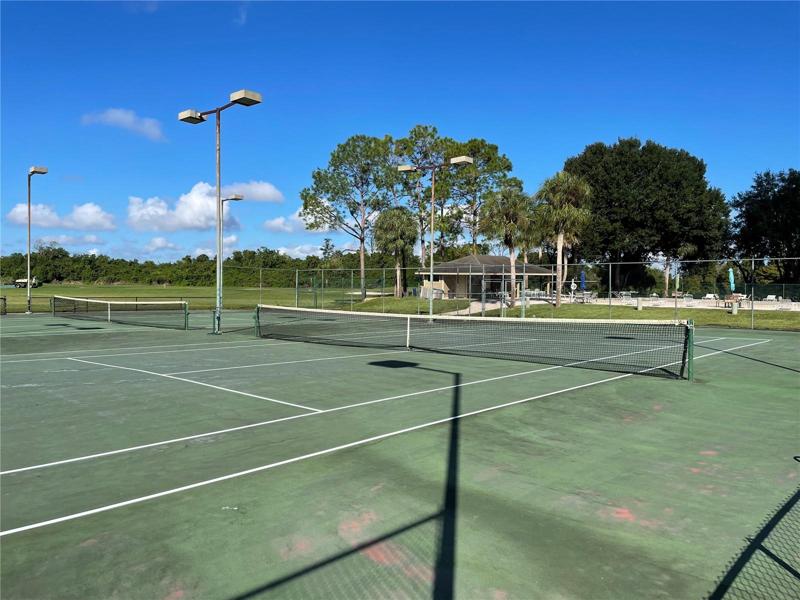 community tennis
