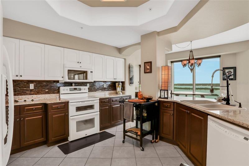 Tray ceiling, high ceilings
