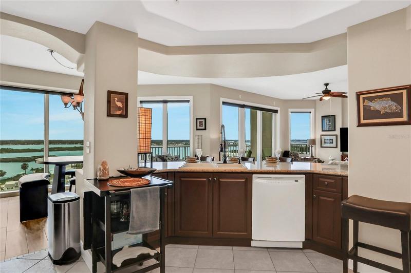 Stunning intracoastal views