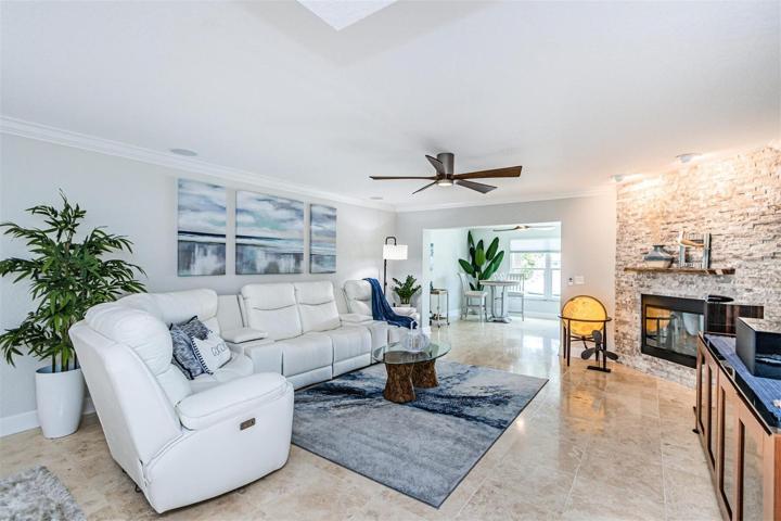 Living Room/Dining area
