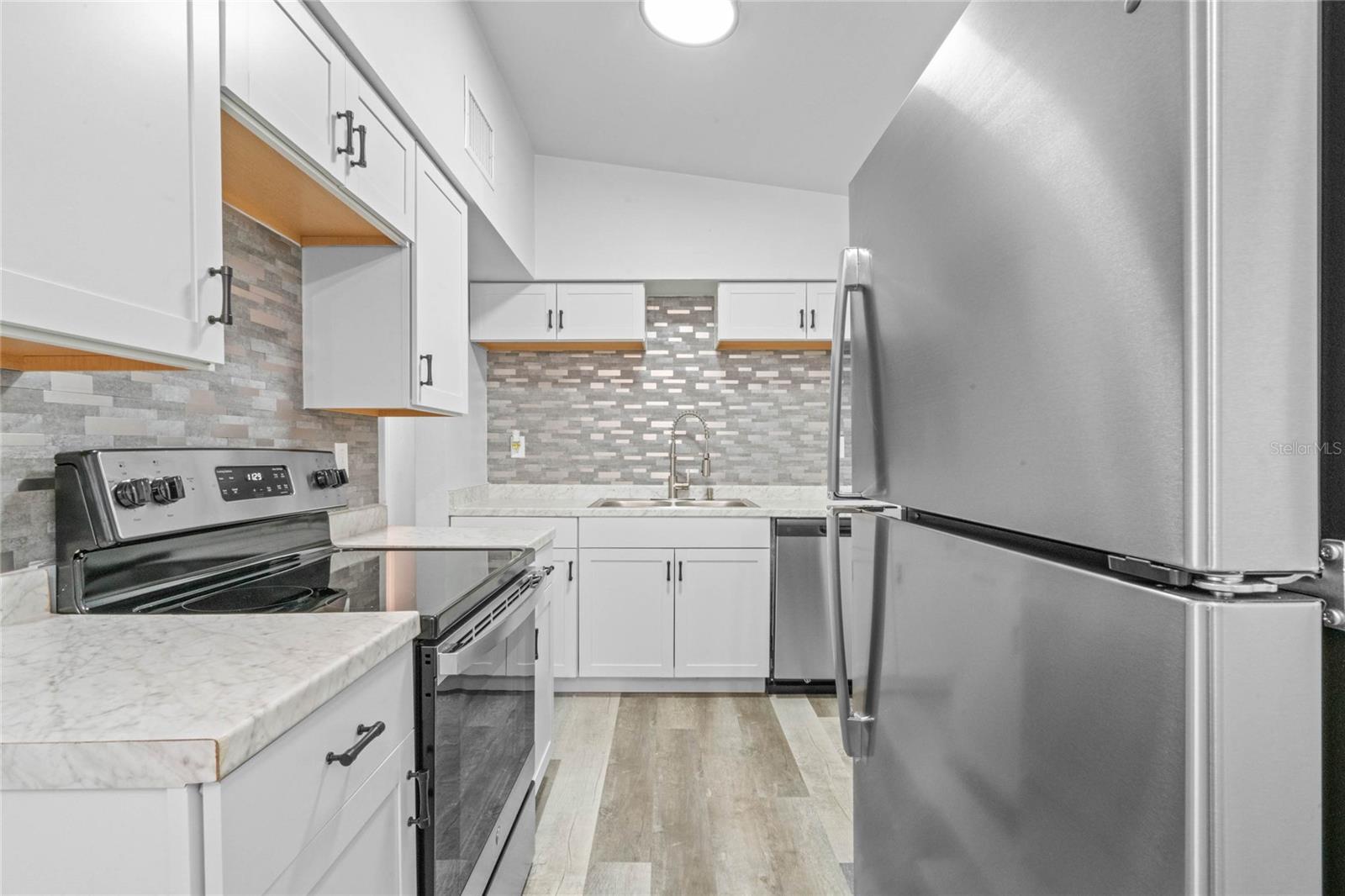 Beautiful updated kitchen!