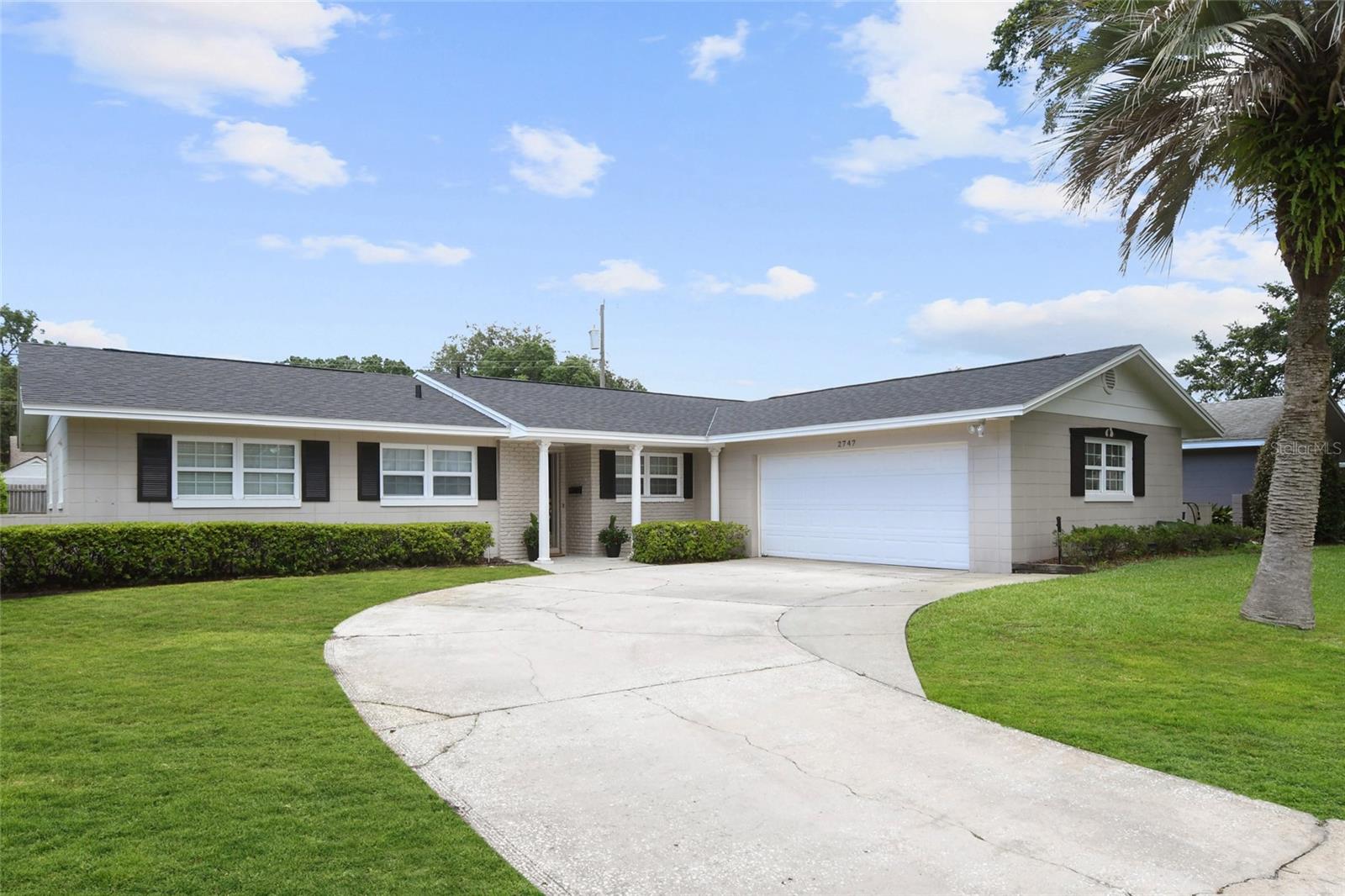 Driveway/Garage