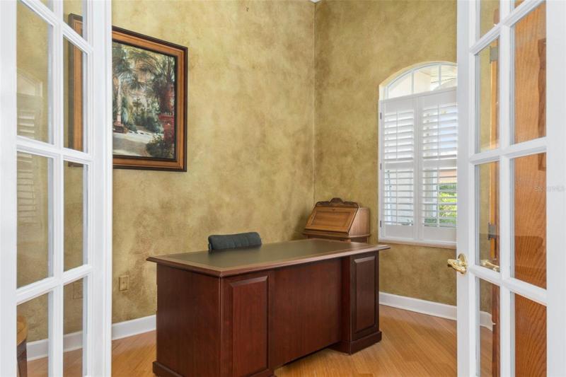 DEN/OFFICE