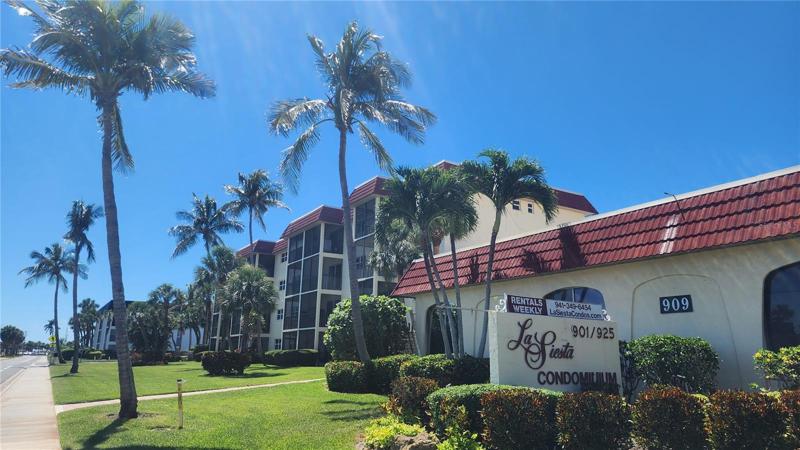 La Siesta exterior