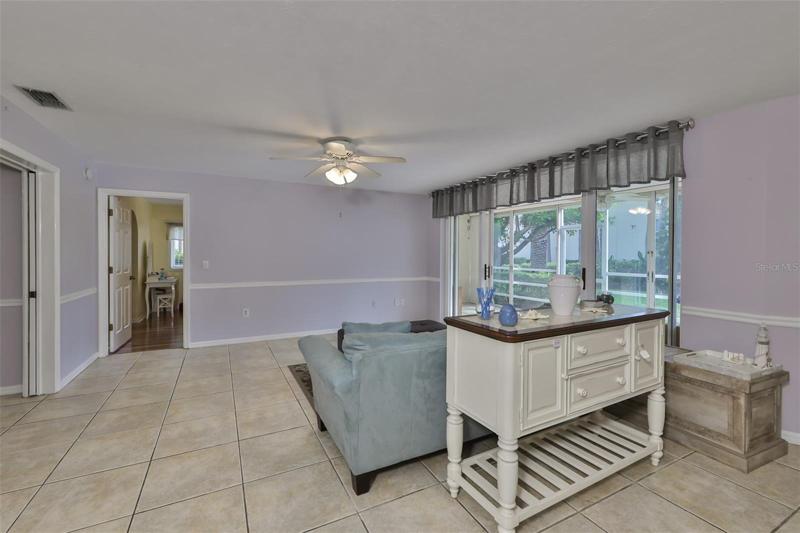 Great room area w/access to lanai.