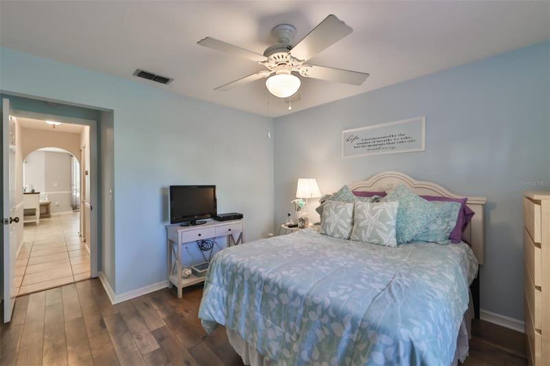 Guest bedroom