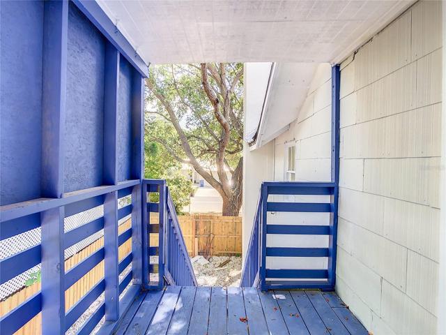 Beautiful 2nd Floor Deck Platform